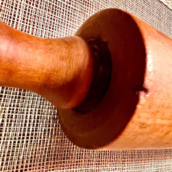 Vintage wooden rolling pin 20 inch - Picture 9 of 9
